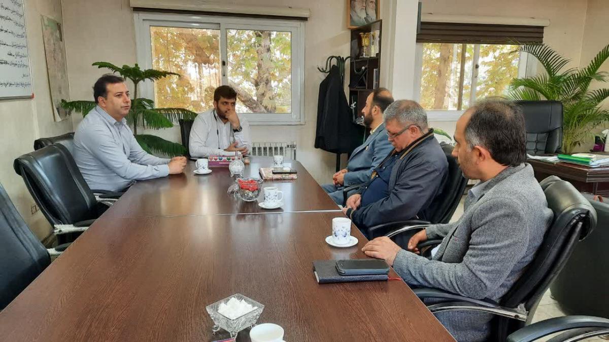 1402 07 18خبر2 - تقدیر رییس اداره فرهنگ وارشاد از خدمات سازمان فضای سبزشهرداری آمل برای همراهی عنوان پایتخت کتاب ایران