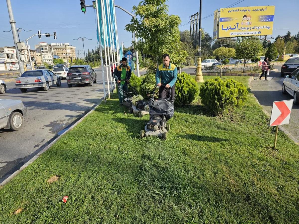 1402 07 23گزارش7 - چمن زنی بلوار یوسفیان-1402/07/23