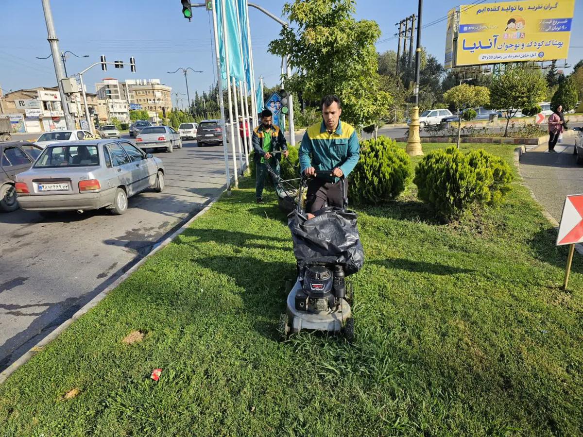 1402 07 23گزارش8 - چمن زنی بلوار یوسفیان-1402/07/23