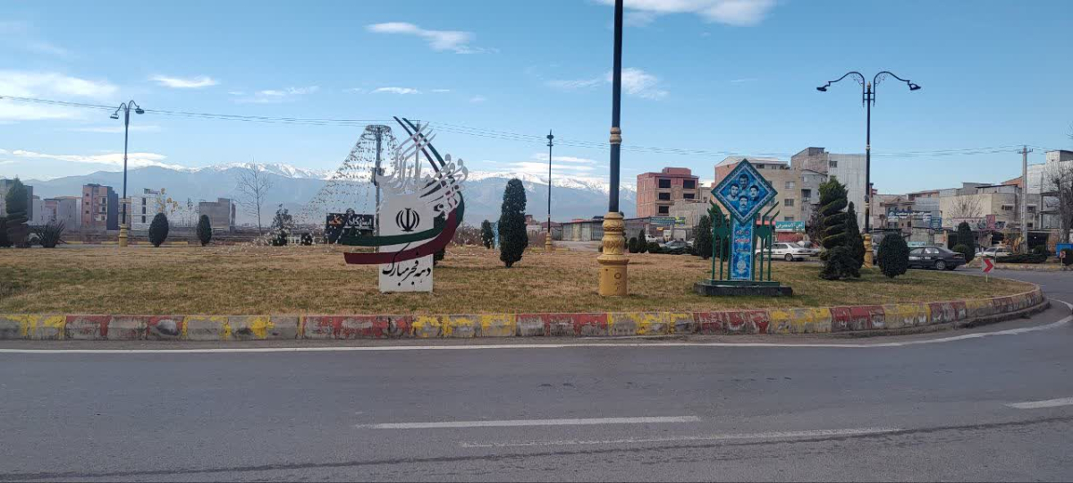 e312c8f6 eb60 413c 9118 be35d5e83aba - آذین&zwnj;بندی سیمای شهر آمل در آستانه بهار انقلاب و میلاد امام عصر(عج)