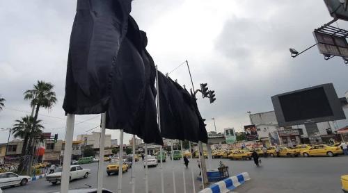 photo5061252621 - سیاه پوش نمودن سیمای شهری آمل به مناسبت سالگرد ارتحال امام خمینی(ره)