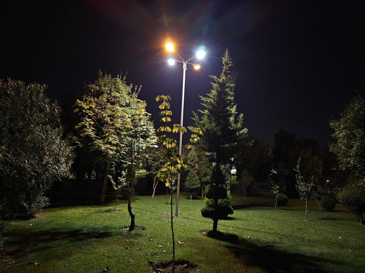 خبر3 1402 08 06 scaled - تقویت سیستم روشنایی پارک سرای  مهر