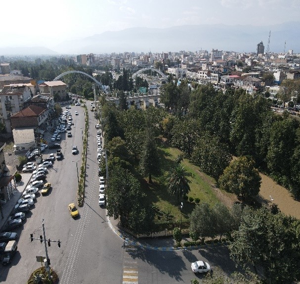 پارک آلاله 2 - کاشت نهال توسط دانش آموزان در روز درختکاری