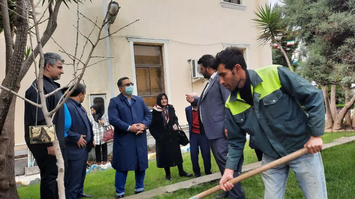 کاشت نهال به یاد نخستین شهردار 3 - کاشت نهال به یاد نخستین شهردارآمل